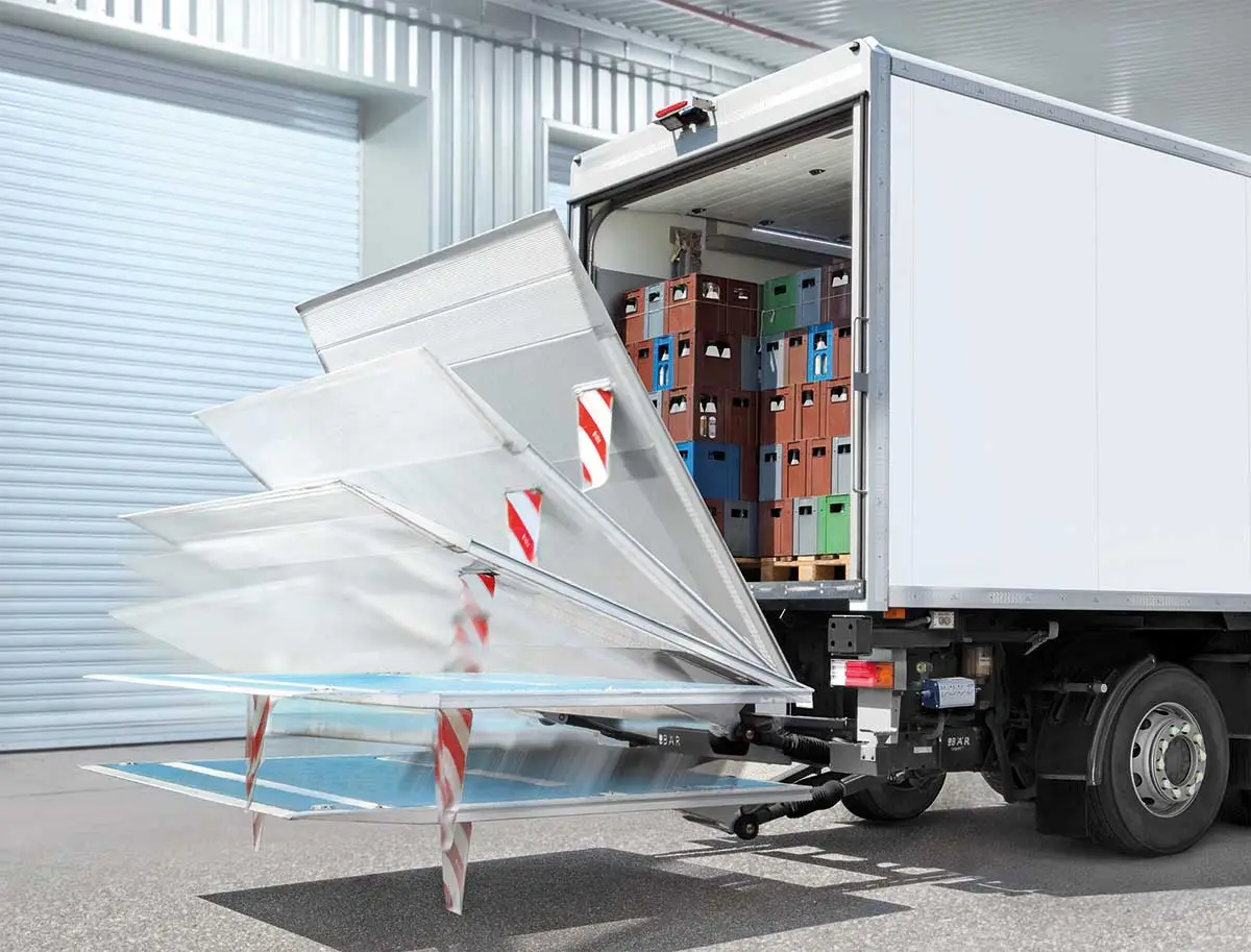 Hydraulische Ladebordwände von Bär Cargolift im Einsatz